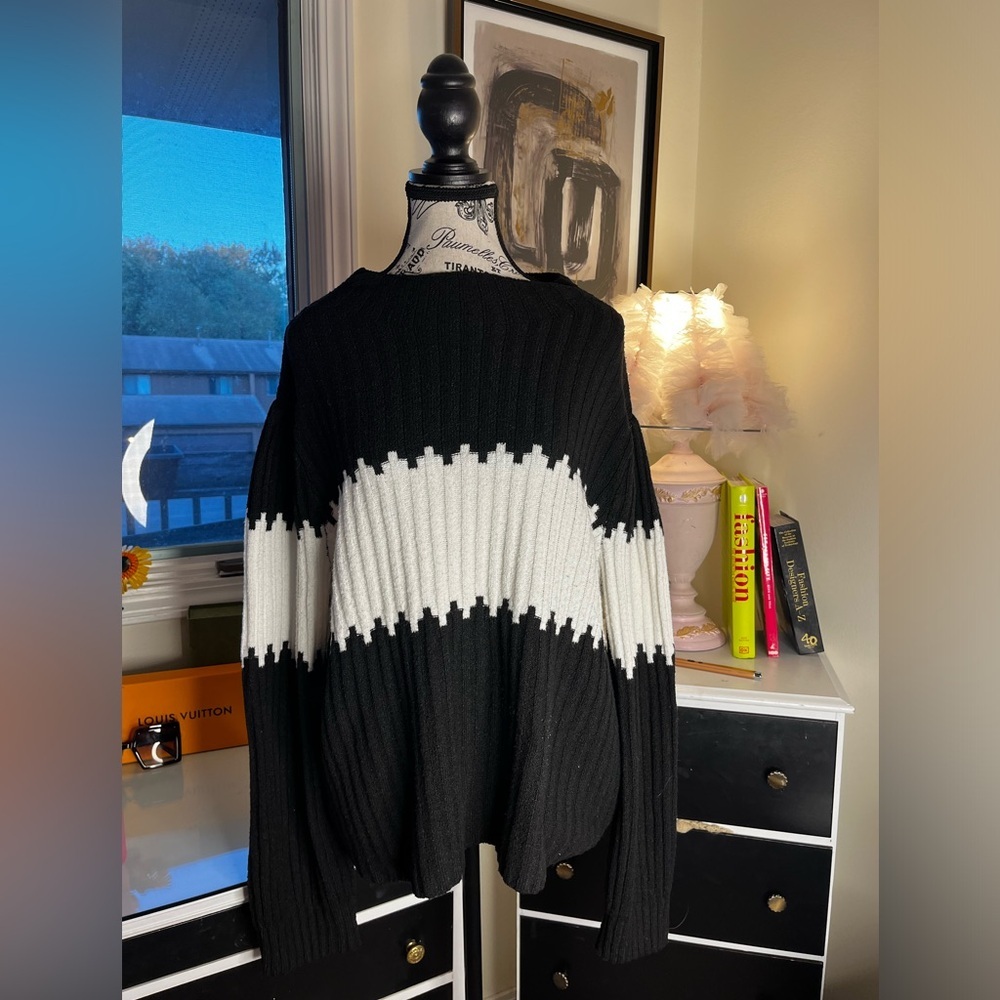 CHLOE & JASMINE Black Combo Color Block Ribbed Sweater
